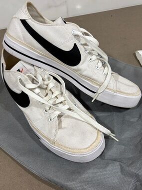 Nike Court Legacy Canvas White Black Sneakers Men’s 9 CW6539-101